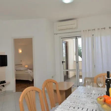 Mirjana Apartament *